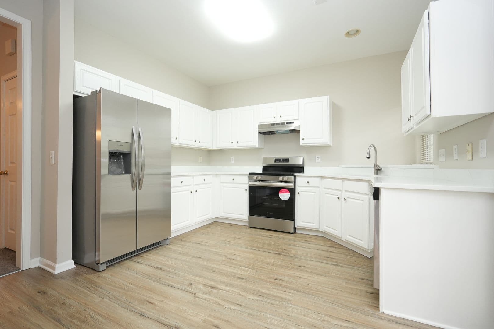 8065 Stoneham Ct — photo 2