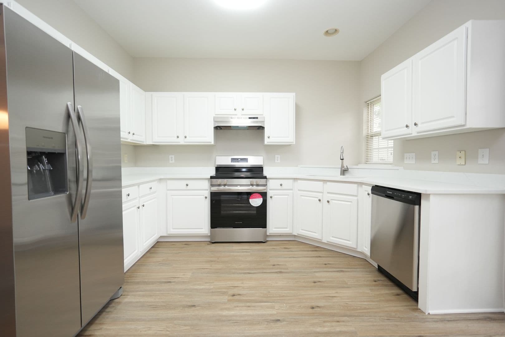 8065 Stoneham Ct — photo 3