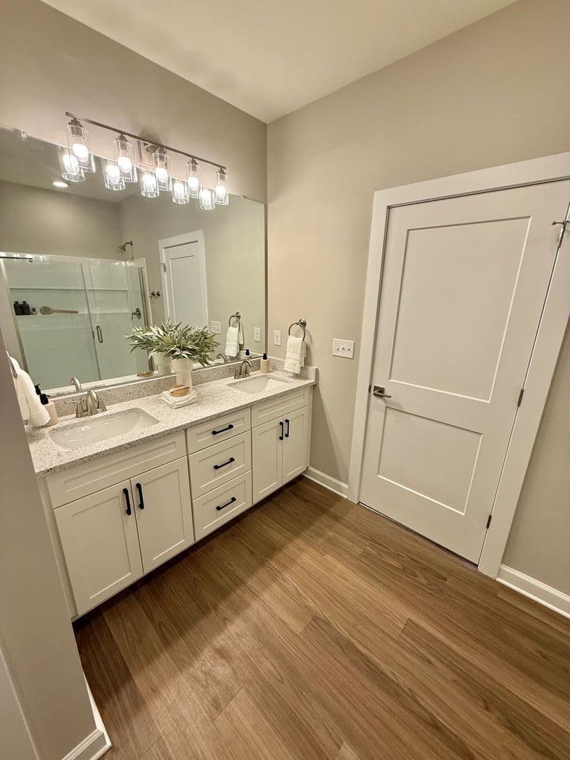8029 Joy Crossing Ln — photo 16
