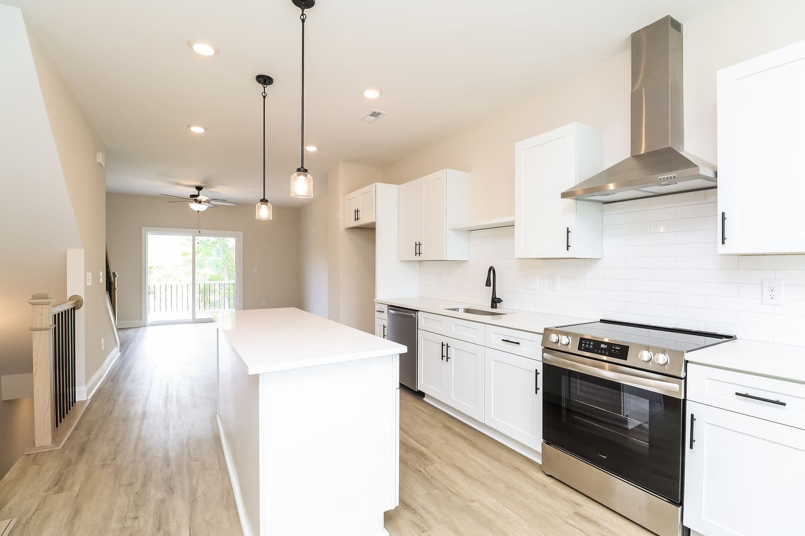 720 Drakeford Ct — photo 6