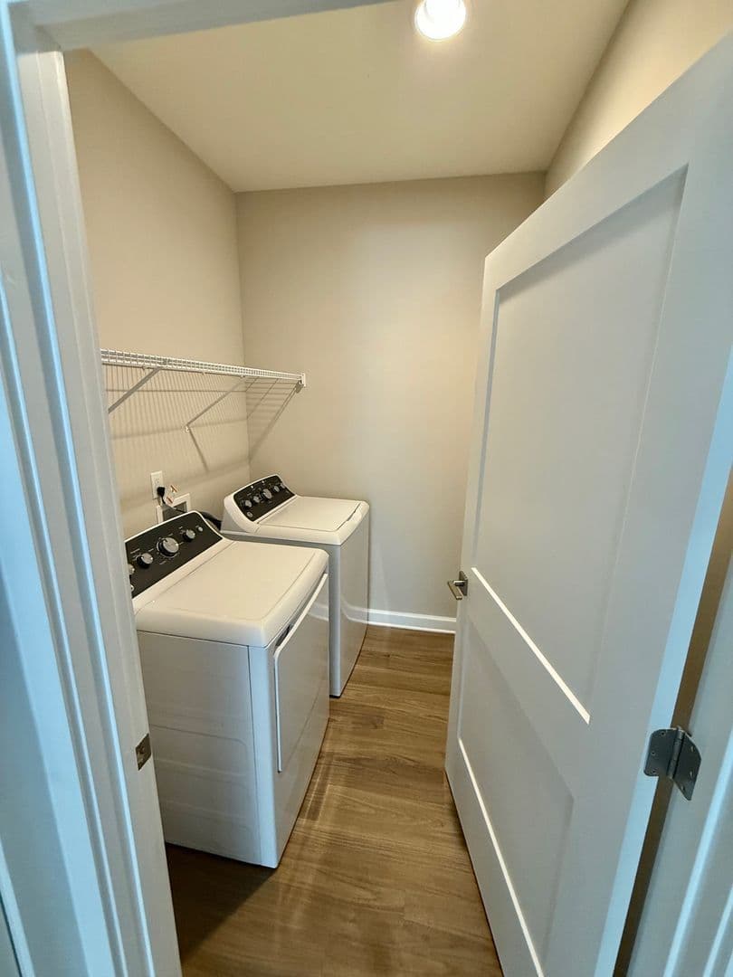8029 Joy Crossing Ln — photo 13