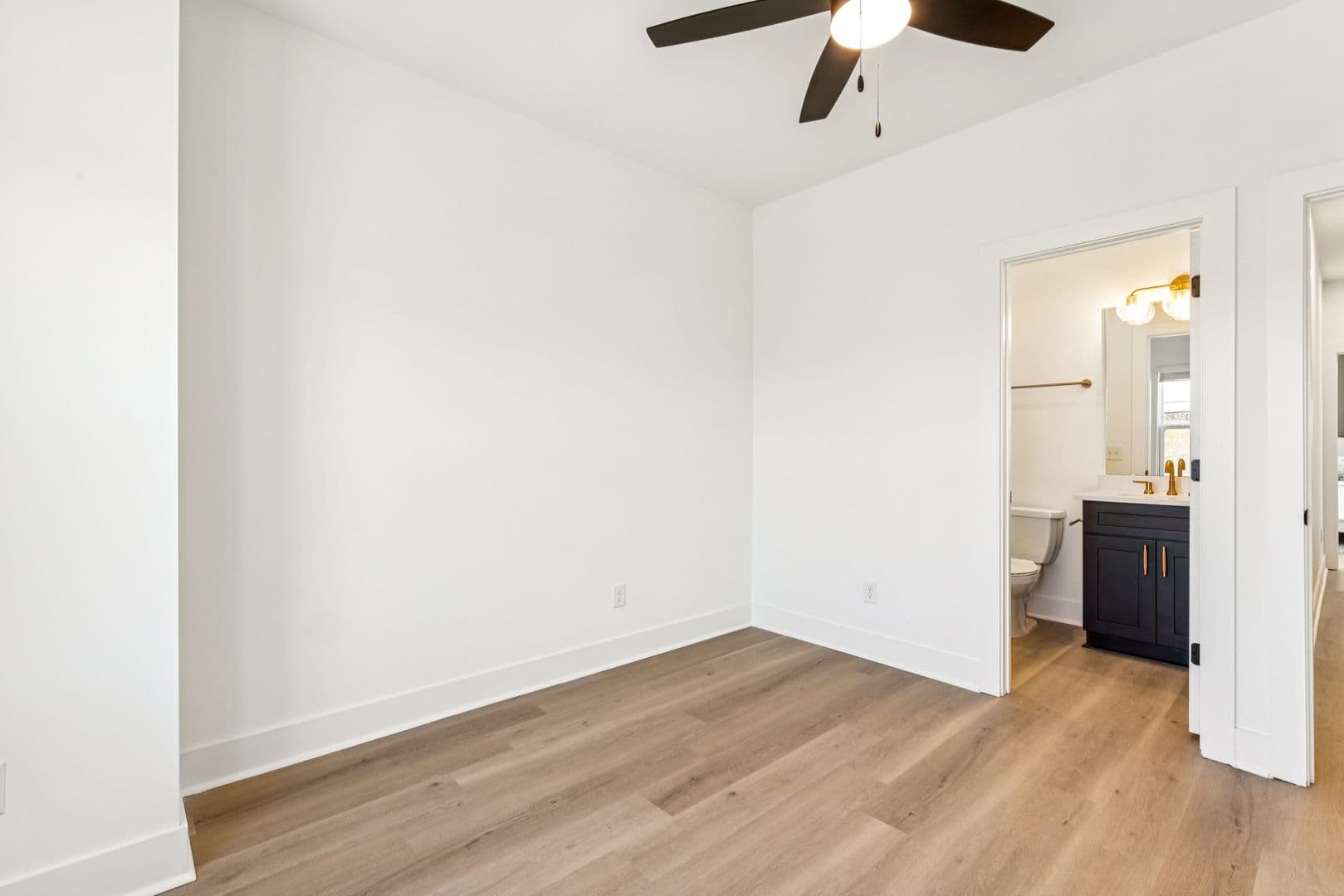 6010 Old Pineville Rd — photo 8