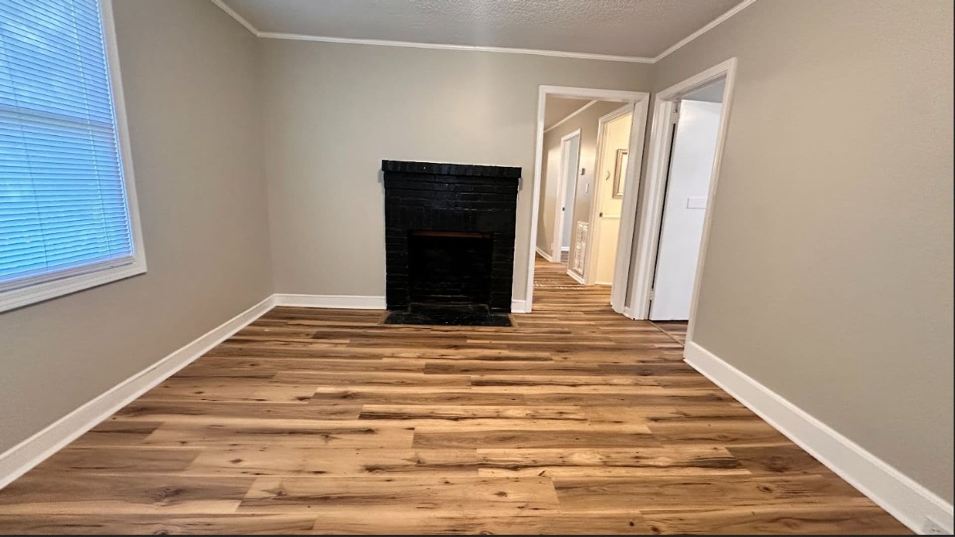 903 W Alabama Ave — photo 3