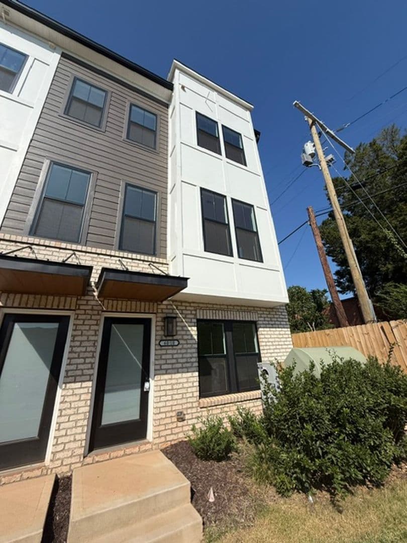 6010 Old Pineville Rd — photo 18