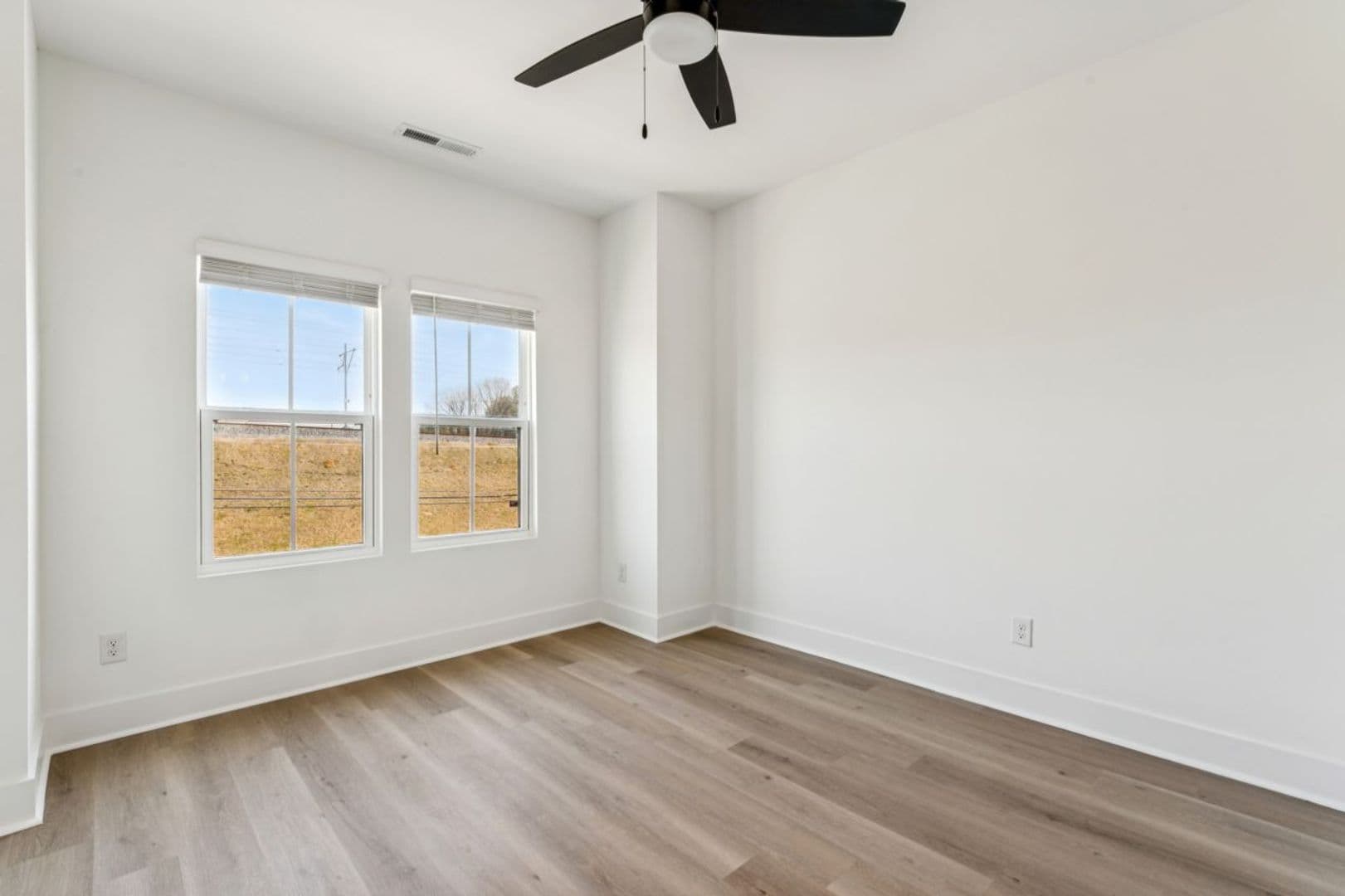 6038 Old Pineville Rd — photo 13